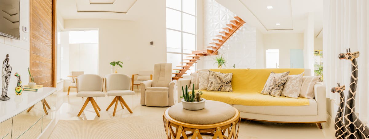 Warm Minimalism: Noul Trend care Înlocuiește Minimalismul Rece