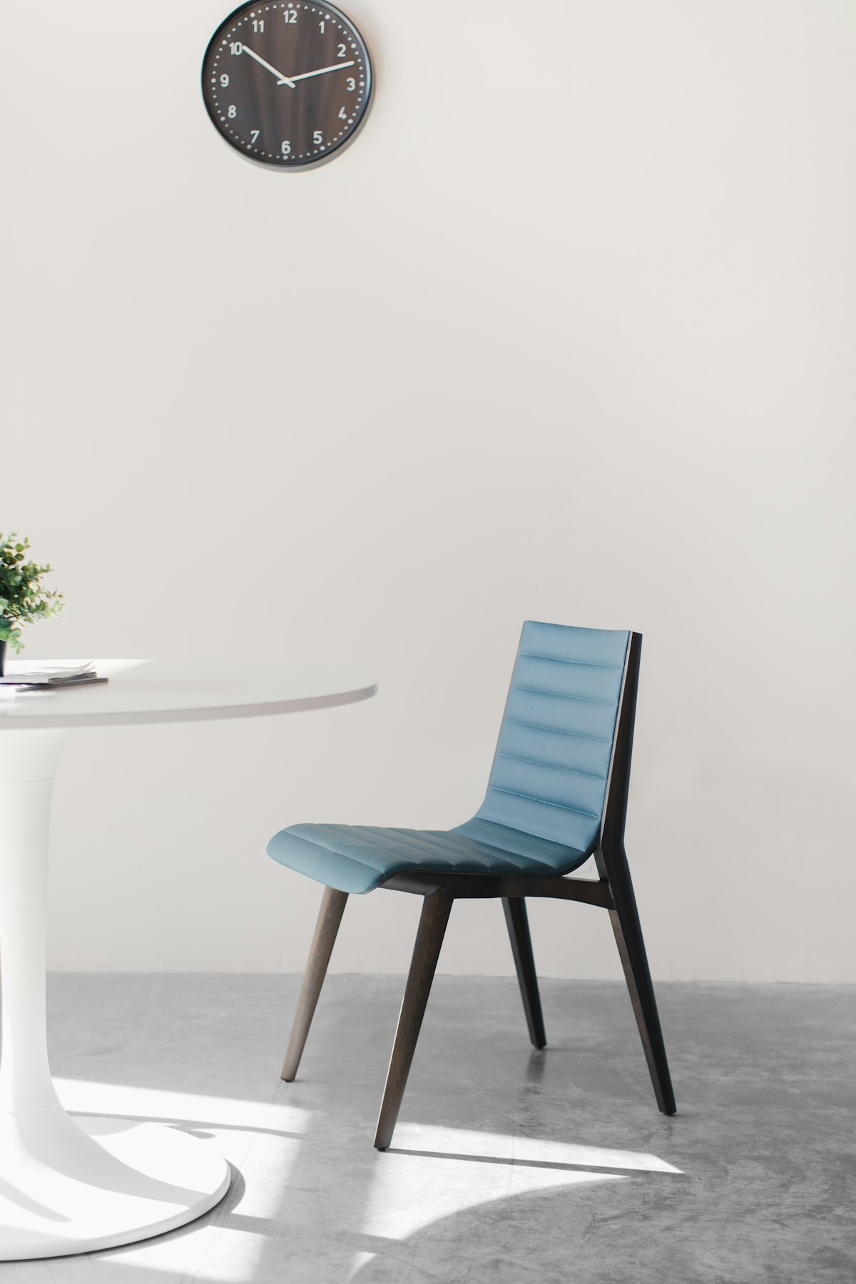 Sistem Depozitare Modular: 10 Configurații Creative cu Cuburi pentru Orice Cameră din Casă