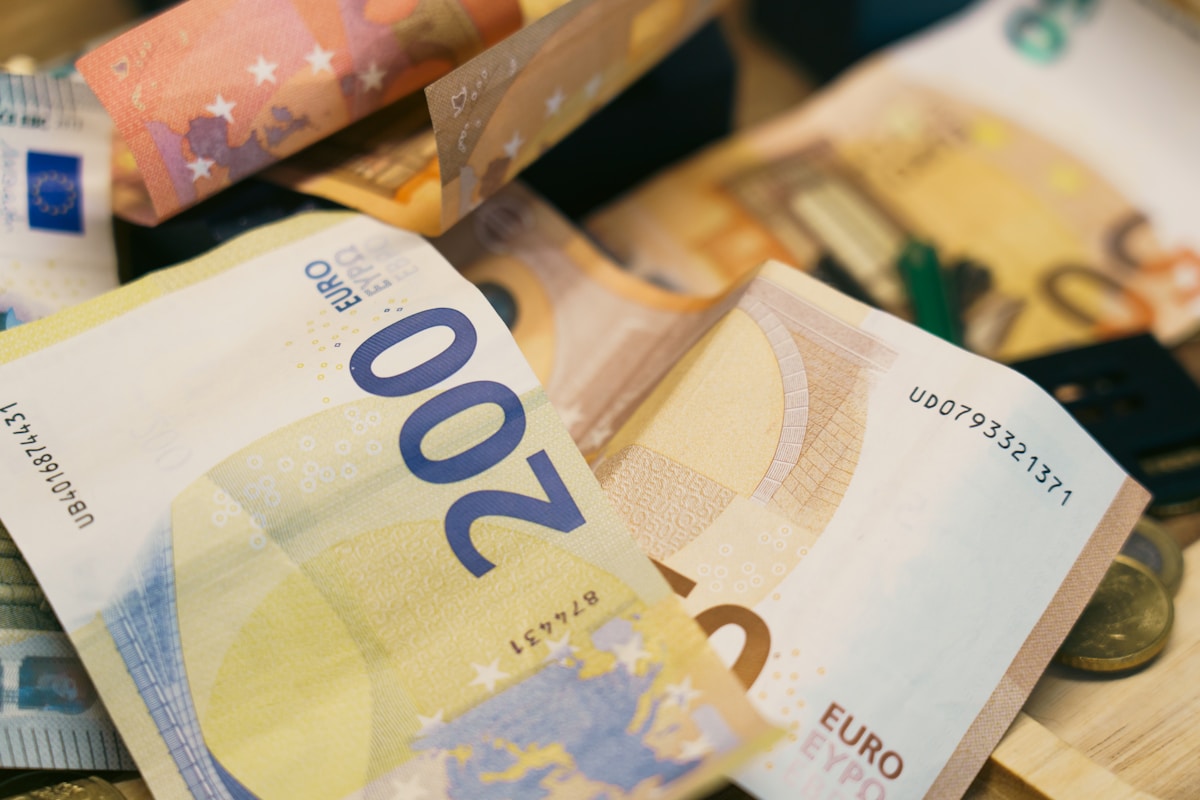 How to Markup Products as an Interior Designer: The European Pricing Guide